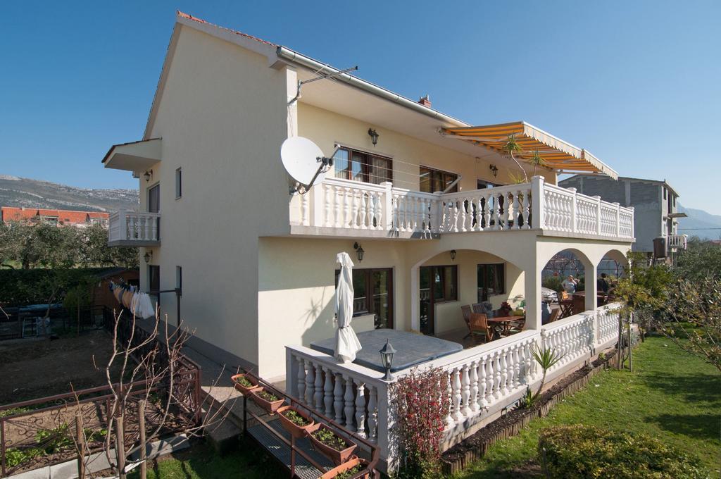 Apartments Corana Kaštela Εξωτερικό φωτογραφία